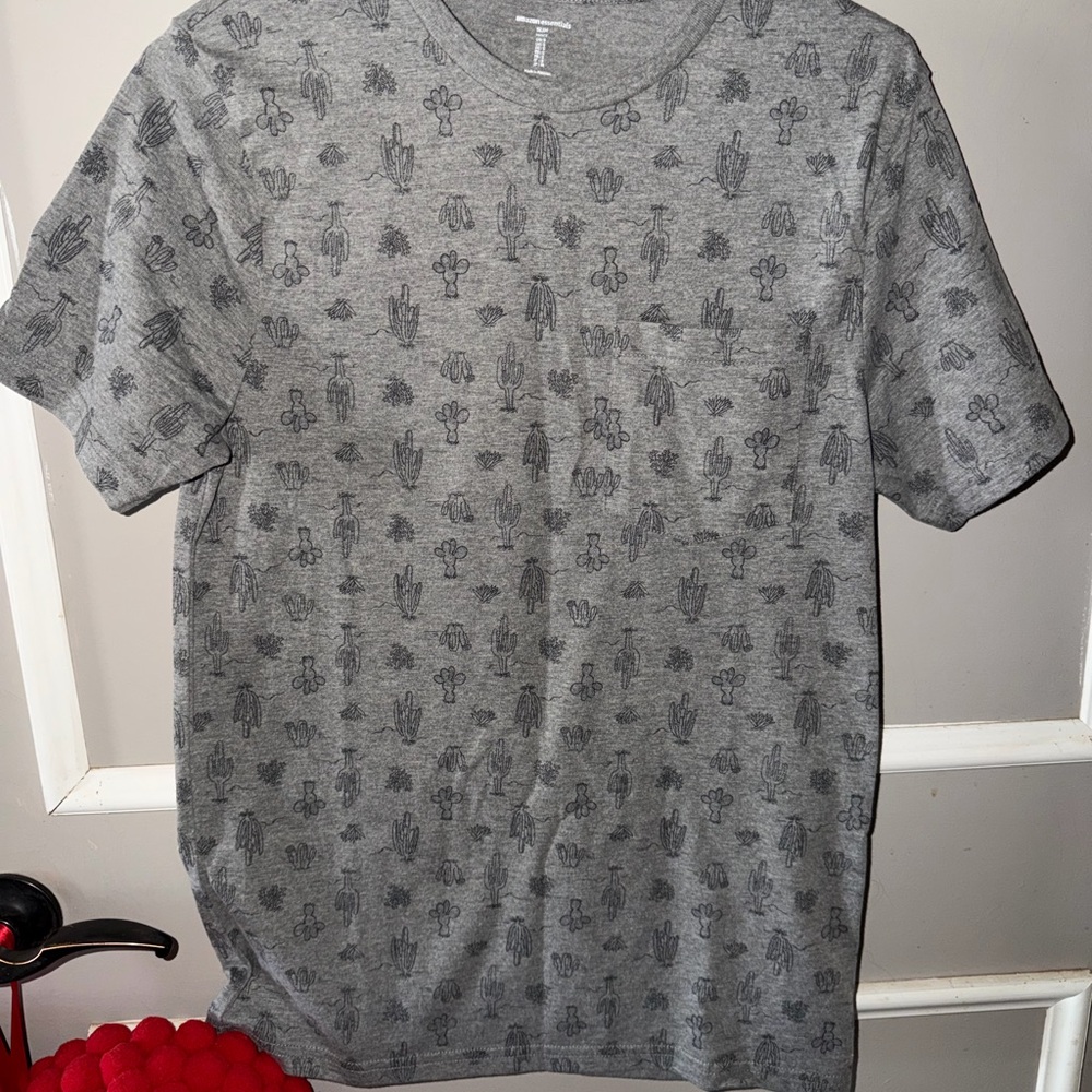 Amazon Essentials Gray Cactus Pattern T-Shirt - Picture 2 of 6